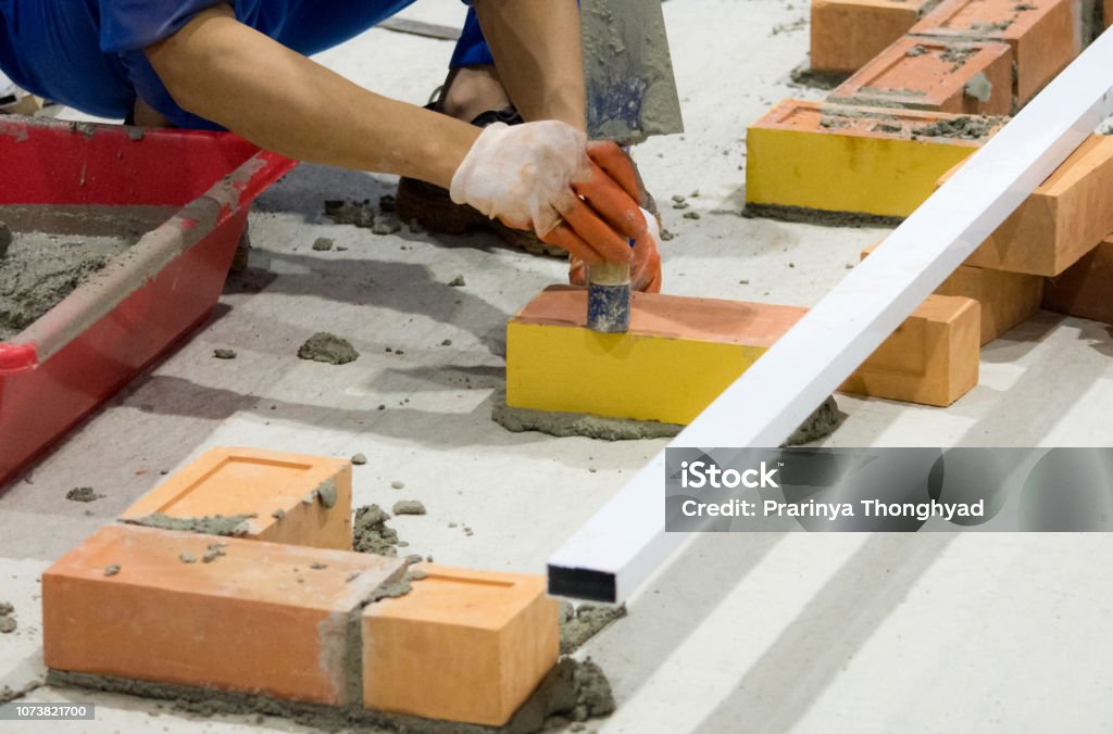 Install Brick Method Bricklayer Installing Bricks Bricklayer Worker Installing Brick Masonry ...