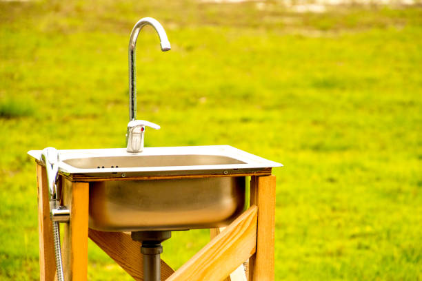 istock Outdoor Sink 1073922776
