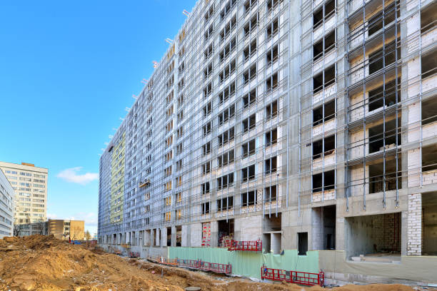 高層住宅ビルを建設 - apartment sky housing project building exterior ストックフォトと画像