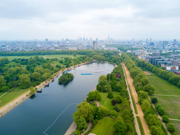 vista de hyde park en londres - hyde park fotografías e imágenes de stock