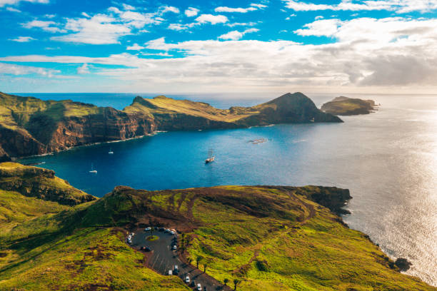 vista aérea de ponta de sao lourenco - madeira fotografías e imágenes de stock