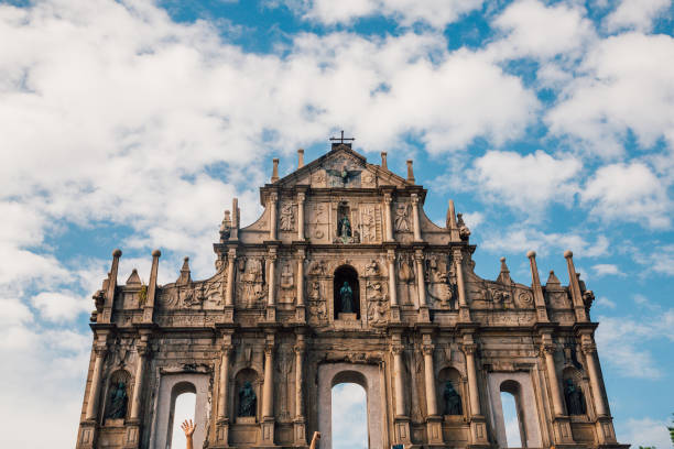 ruine st. paul kirche mit dramatischen sonnenlicht - unesco world heritage site macao church stone stock-fotos und bilder