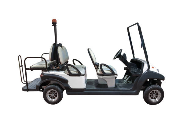 voiture électrique isolée sur fond blanc - golf cart golf bag horizontal outdoors photos et images de collection