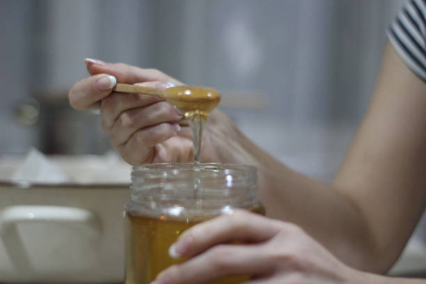 istock honey in the jar 1074358562
