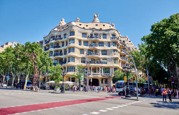 casa mila  is a renowned building located in the center of barcelona - la pedrera imagens e fotografias de stock