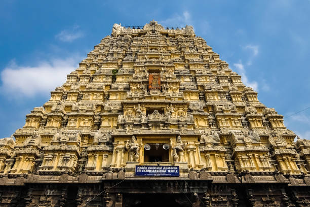 istock Sri Ekambaranathar Temple in Kanchipuram, India. 1074780892