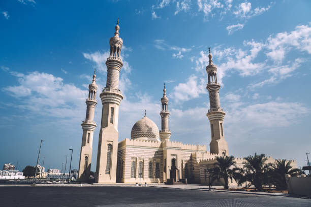 мечеть шейха заида в рас-эль-хайме - ras al khaimah стоковые фото и изображения