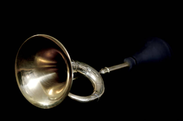 shiny and nice horn in perspektiv on black background - bugle trumpet brass old fashioned imagens e fotografias de stock