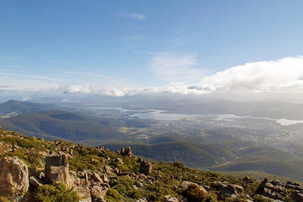 istock Pinnacle Observation Shelter - Mount Wellington Tasmania 1074811158