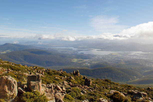 istock Pinnacle Observation Shelter - Mount Wellington Tasmania 1074811216