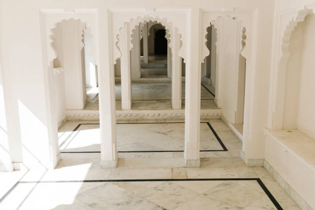 дизайн интерьера городского дворца в удайпур раджастан, индия - jaipur city palace стоковые фото и изображения