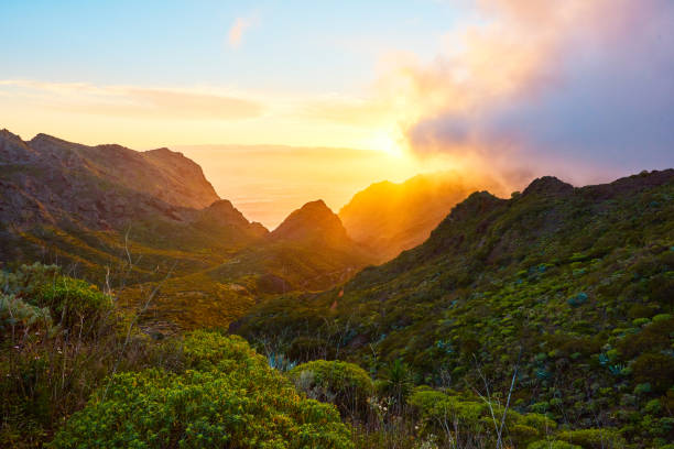 sunrise in the mountains amazing shot of mountains view in Tenerife, sunrise time of day. teno mountains photos stock pictures, royalty-free photos & images