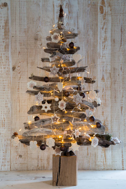 rustikale weihnachtsbaum - alle für einen stock-fotos und bilder