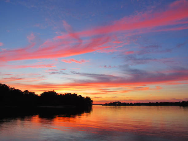 chesapeake bay sunset - maryland fishing atlantic ocean sea imagens e fotografias de stock