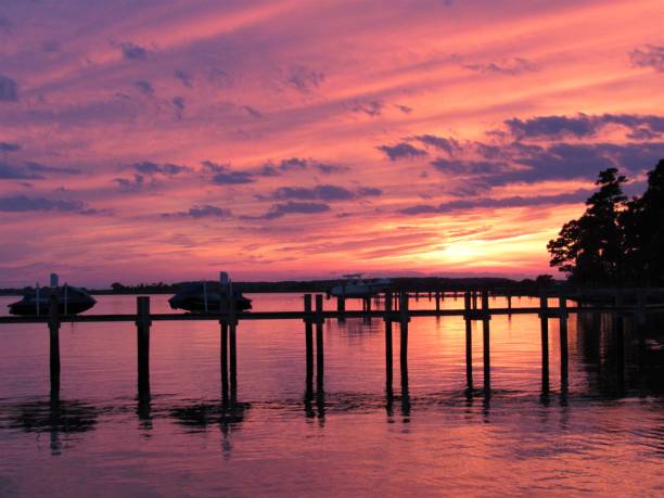 chesapeake bay sunset - maryland fishing atlantic ocean sea imagens e fotografias de stock