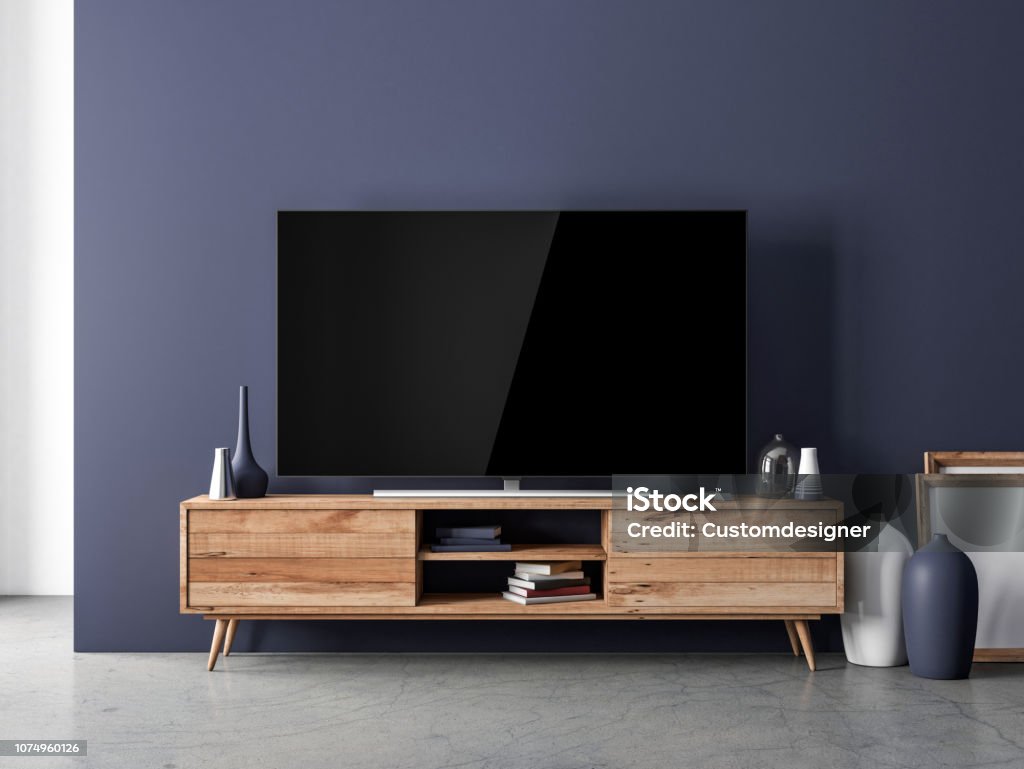 Smart Tv maqueta que está parado en la consola de madera de interior moderno con decoración para el hogar - Foto de stock de Televisión libre de derechos