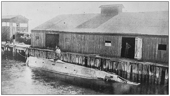 Antique historical photographs from the US Navy and Army: Holland submarine torpedo boat