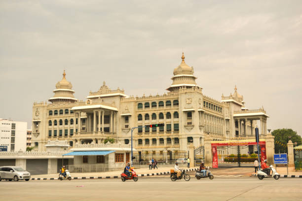 vidhana soudha the state legislature building in bangalore, india - bangalore india parliament building vidhana soudha imagens e fotografias de stock