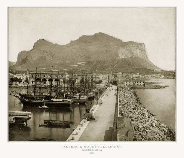 palermo a monte pellegrino, palmero, sicílie, itálie, starožitná italská fotografie, 1893 - nákladní přístav fotky - stock snímky, obrázky a fotky