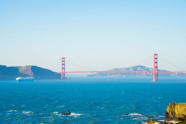 beautiful view of the san francisco bay with golden gate bridge - retro revival marin county california usa imagens e fotografias de stock