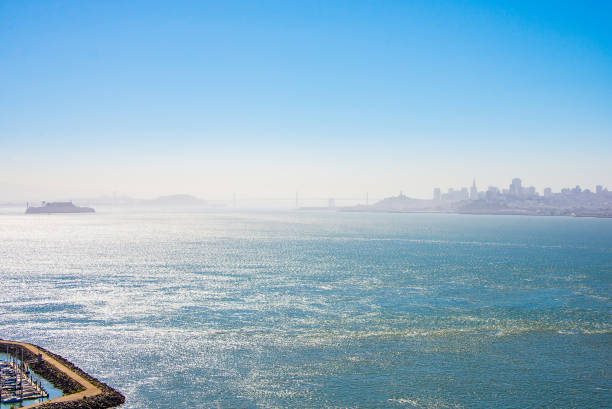 the golden gate bridge, fort point, oakland and alcatraz view - retro revival marin county california usa imagens e fotografias de stock