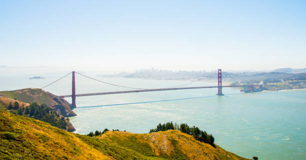 beautiful view of the san francisco bay with golden gate bridge - retro revival marin county california usa imagens e fotografias de stock