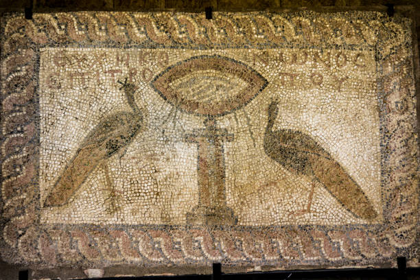 mosaik. altgriechische alphabet auf mosaik-block. konya, türkei. - ancient rome mosaic ancient greece ancient stock-fotos und bilder