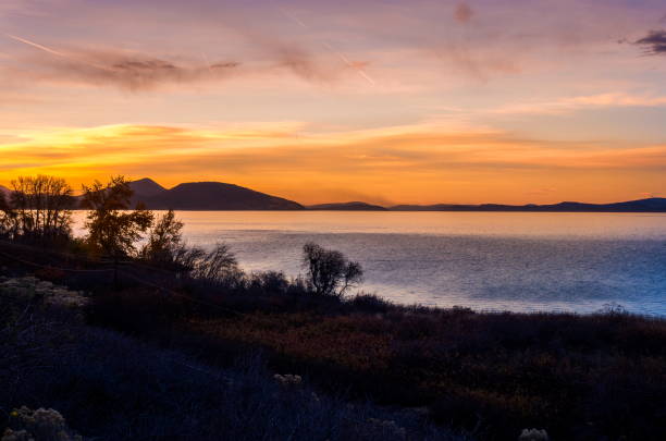 istock Upper Klamath Lake Sunrise, Oregon-USA 1075202018