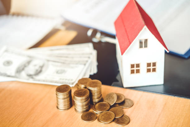 istock Save money for home cost 1075235260