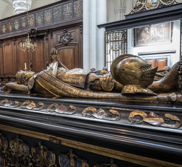 гробница карла смелого, герцога бургундии, в онзе ливе вруве керк - церковь богоматери - брюгге, бельгия - duke of burgundy стоковые фото и изображения