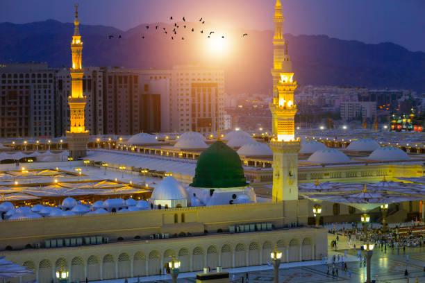 istock MADiNAH , SAUDi ARABiA - Masjid An Nabawi 1075340856