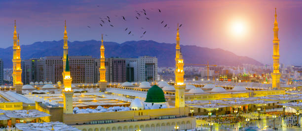 istock MADiNAH , SAUDi ARABiA - Masjid An Nabawi 1075341804