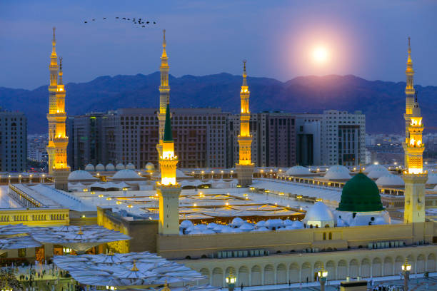 istock MADiNAH , SAUDi ARABiA - Masjid An Nabawi 1075342130