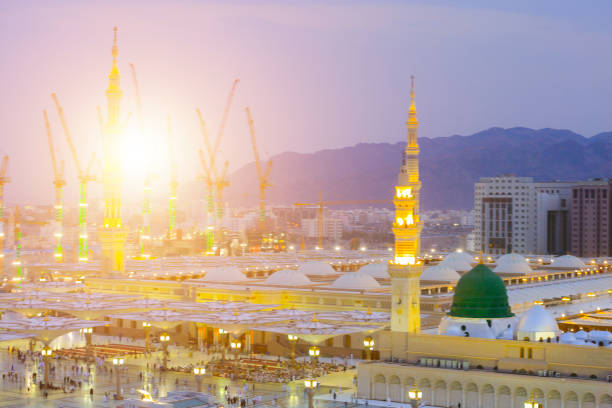 istock MADiNAH , SAUDi ARABiA - Masjid An Nabawi 1075343268