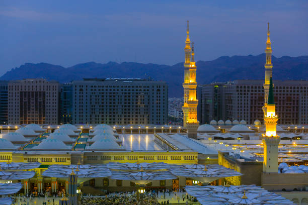 istock MADiNAH , SAUDi ARABiA - Masjid An Nabawi 1075343874