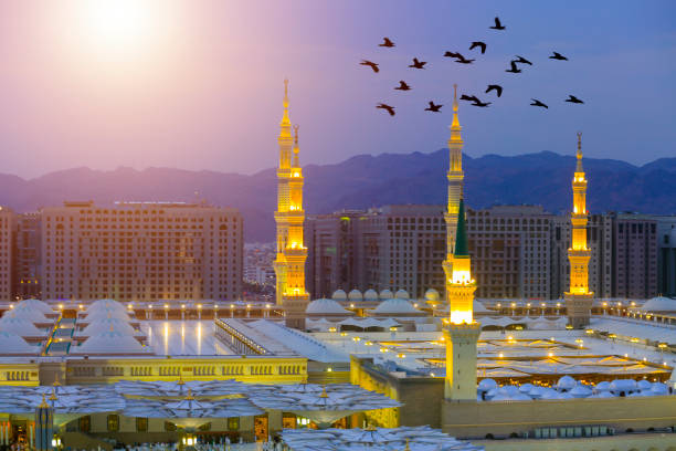 istock MADiNAH , SAUDi ARABiA - Masjid An Nabawi 1075344814