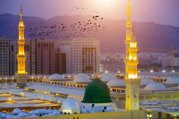 istock MADiNAH , SAUDi ARABiA - Masjid An Nabawi 1075344986