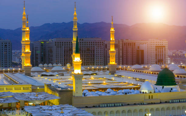 istock MADiNAH , SAUDi ARABiA - Masjid An Nabawi 1075345078
