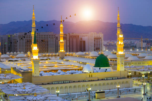 istock MADiNAH , SAUDi ARABiA - Masjid An Nabawi 1075345486