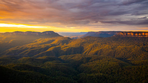 istock the Blue Mountains Australia at sunset 1075425524