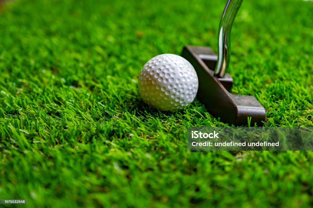 Golf ball auf Gras - Lizenzfrei Simulator Stock-Foto