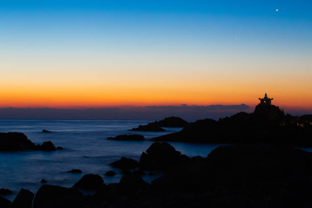 istock VD728 Twilight of seashore 1075539970