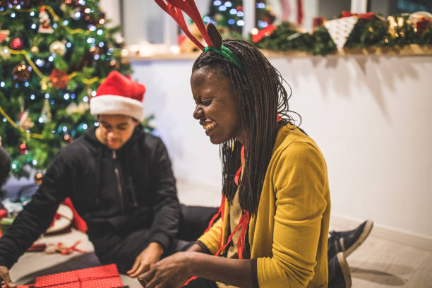 istock Couple with Christmas presents 1075567166