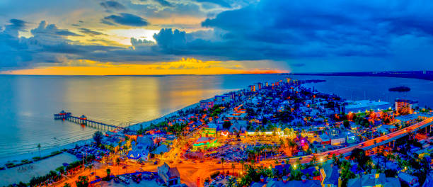 ft myers beach, fl crepúsculo - fort myers - fotografias e filmes do acervo