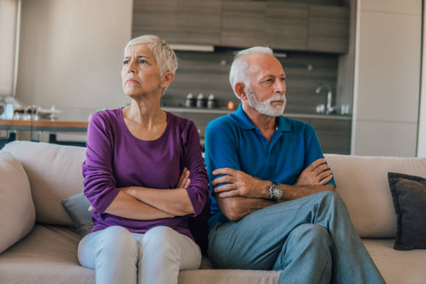 angry old people - arguing senior adult conflict couple imagens e fotografias de stock