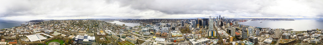 Panoramic 360º view of the skyline of the city of Seattle, WA and Elliott Bay. Space Needle point of view.