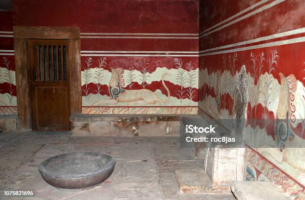 Knossos Throne Room Stock Photo - Download Image Now - Knossos, Minoan, Alabaster