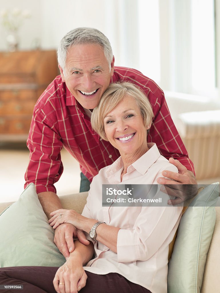 Retrato de um casal sorridente passar tempo juntos - Foto de stock de 55-59 anos royalty-free