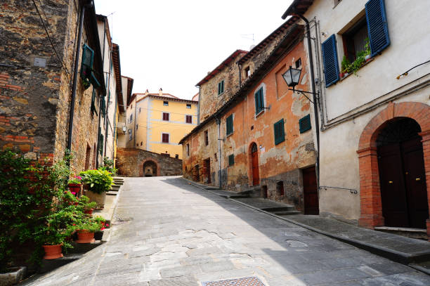 istock Architecture of medieval Italian city 1075951662
