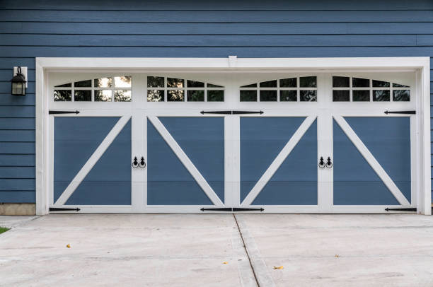 istock Wooden garage with driveway 1076076106